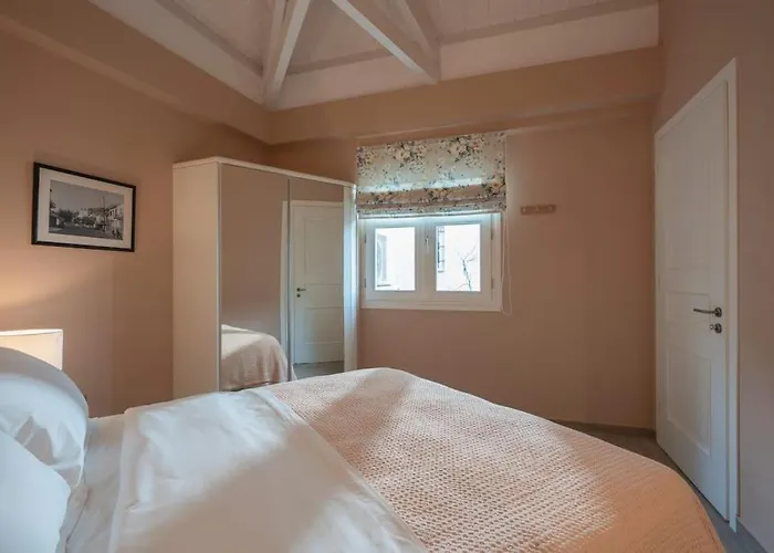 Maistro - Old Town Collection Kyparissia